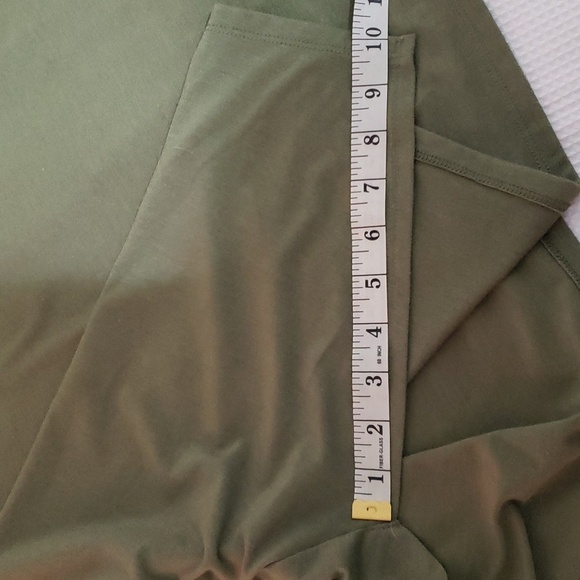 Bobbie Brooks & Terra & Sky Tank Tops.  Both are Size 3X and in EUC. - Picture 10 of 12